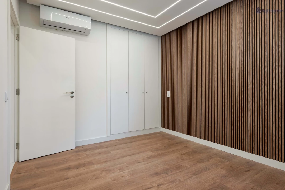 Apartamento T2 para Venda em Quarteira Foto 9