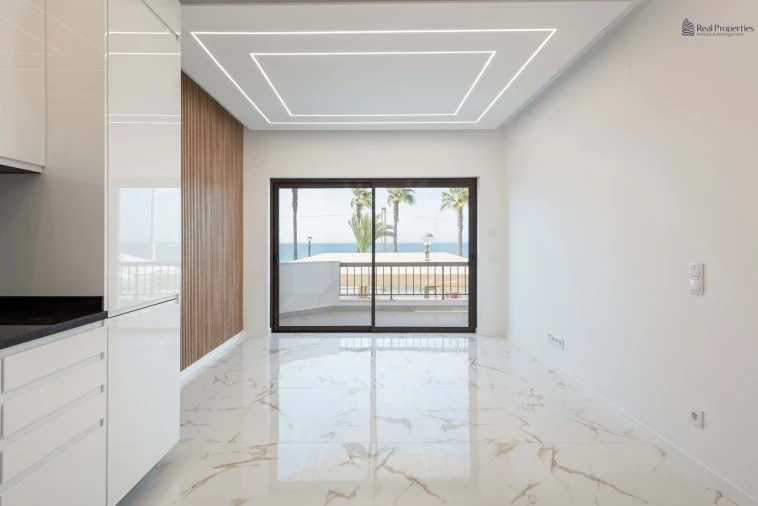 Apartamento T3 para Venda em Quarteira Foto 3