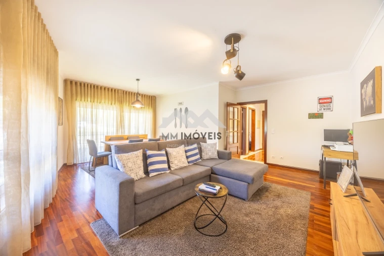 Apartamento T1 para Venda em Santa Marinha Foto 5