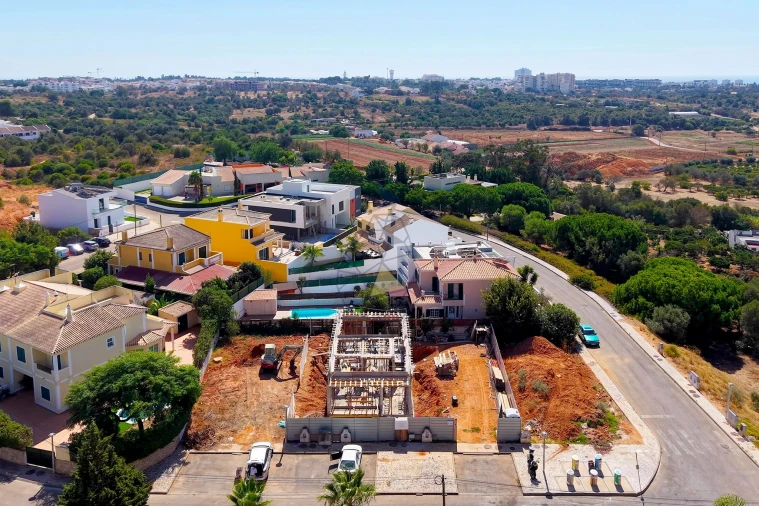 Moradia T4 para Venda em Alvor Foto 21