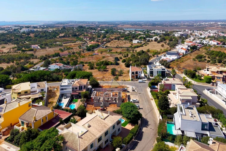 Moradia T4 para Venda em Alvor Foto 20