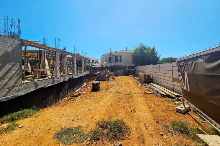 Moradia T4 para Venda em Alvor Foto 15