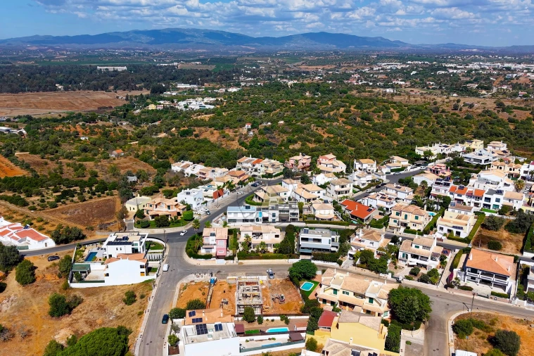 Moradia T4 para Venda em Alvor Foto 13