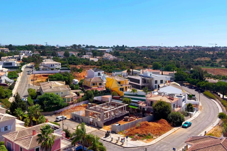 Moradia T4 para Venda em Alvor Foto 8