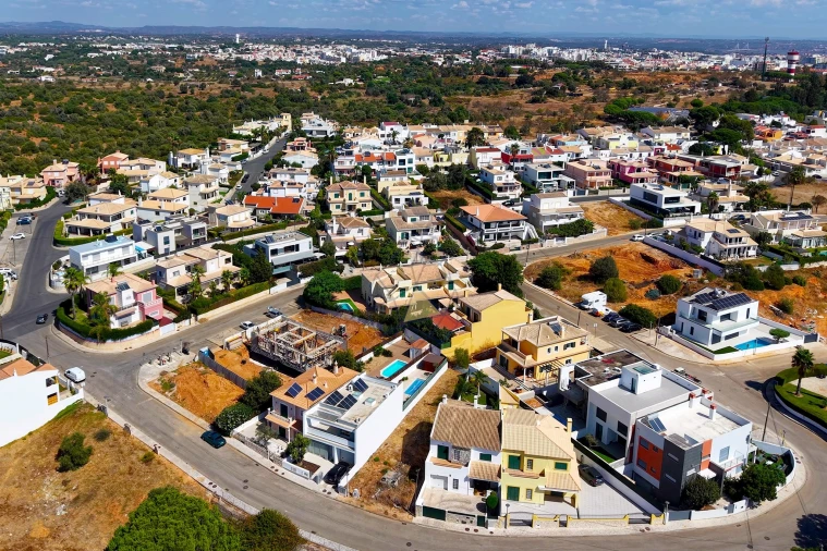 Moradia T4 para Venda em Alvor Foto 26