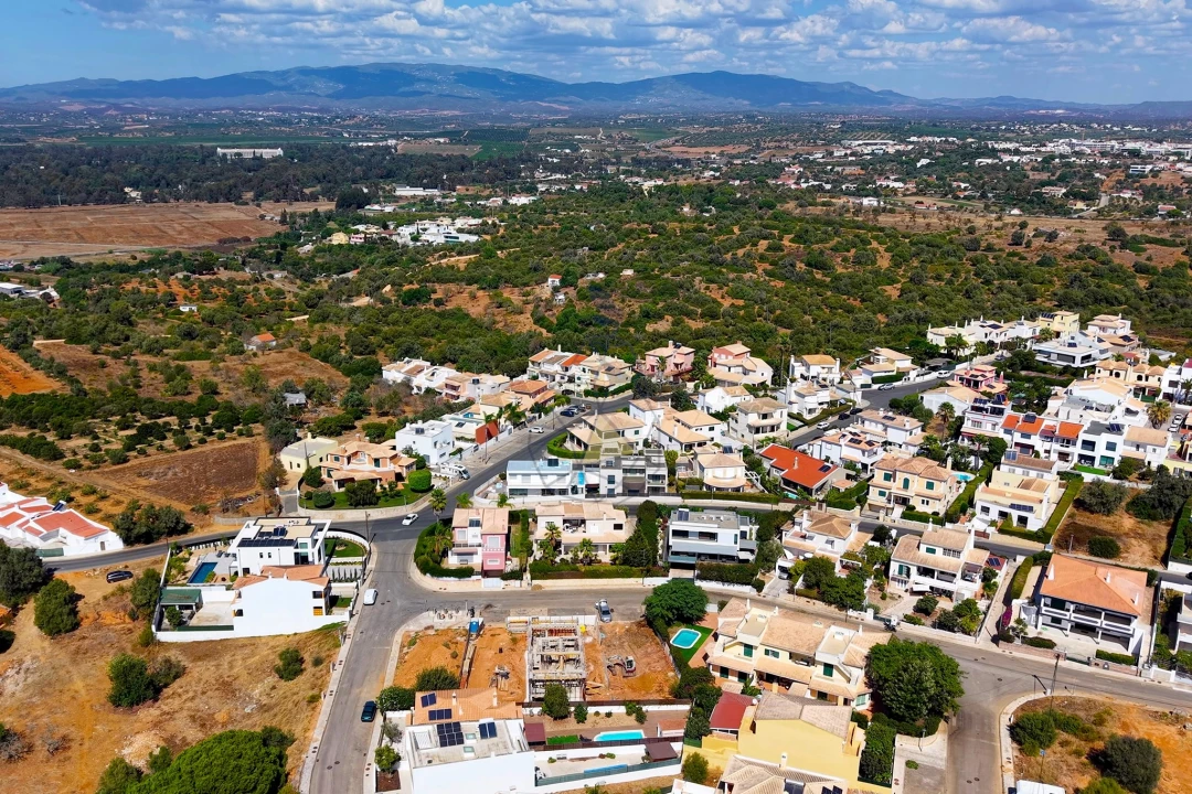 Moradia T4 para Venda em Alvor Foto 13