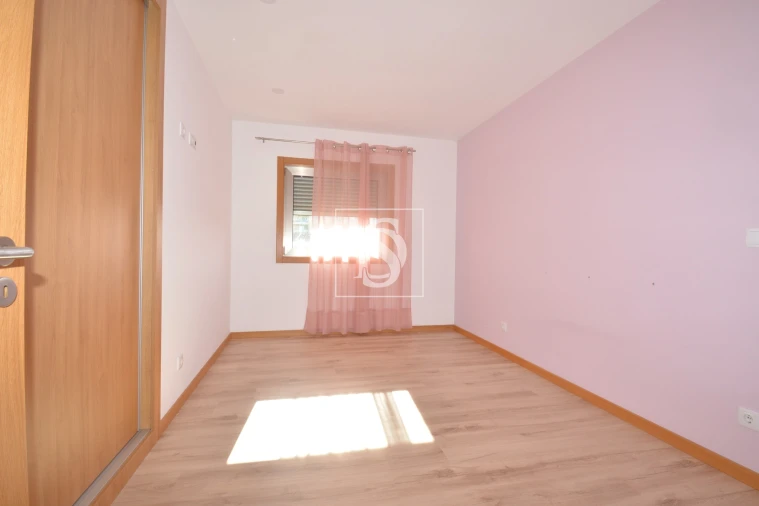 Apartamento T3 para Venda em Sé, Santa Maria e Meixedo Foto 13