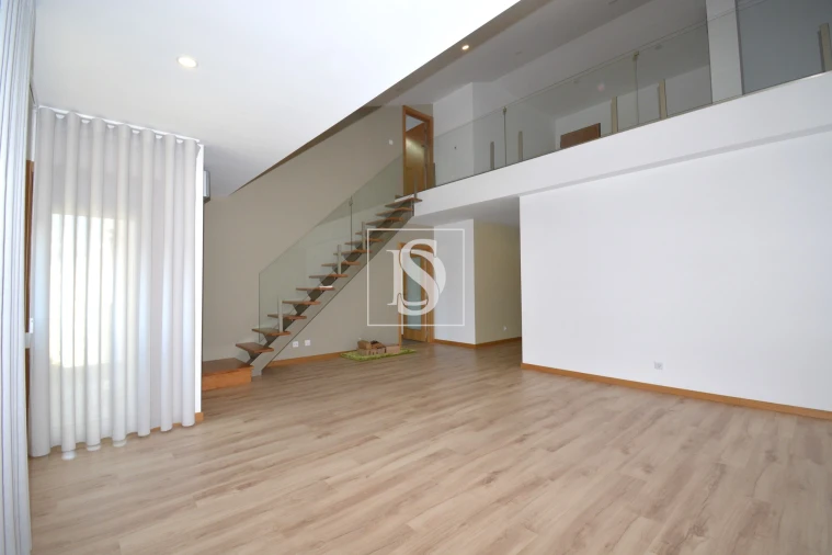 Apartamento T3 para Venda em Sé, Santa Maria e Meixedo Foto 6