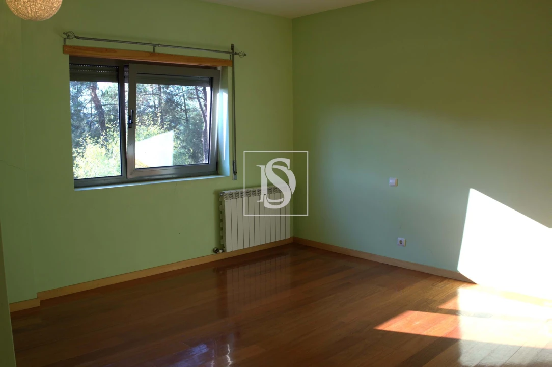 Moradia T5 para Venda em Troporiz e Lapela Foto 32