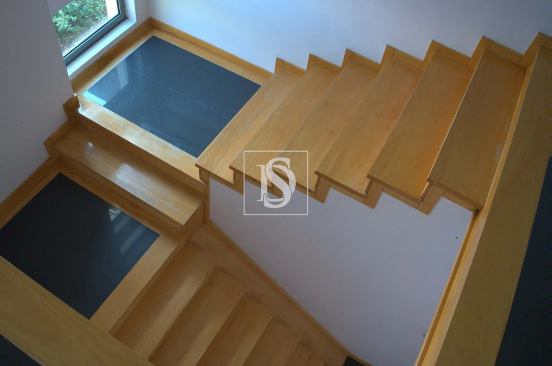 Moradia T5 para Venda em Troporiz e Lapela Foto 16