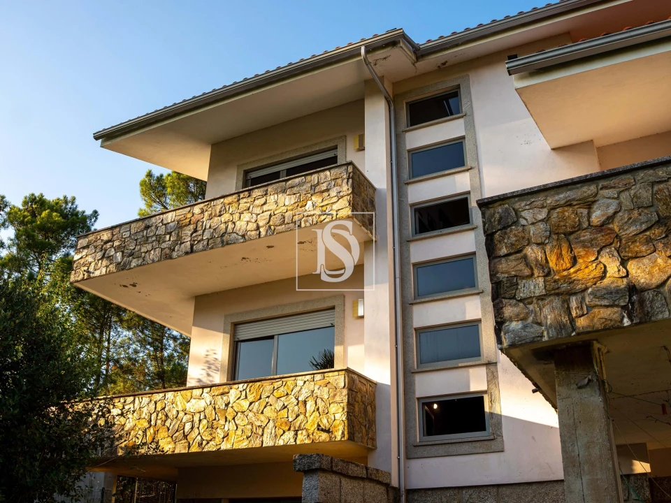 Moradia T5 para Venda em Troporiz e Lapela Foto 7