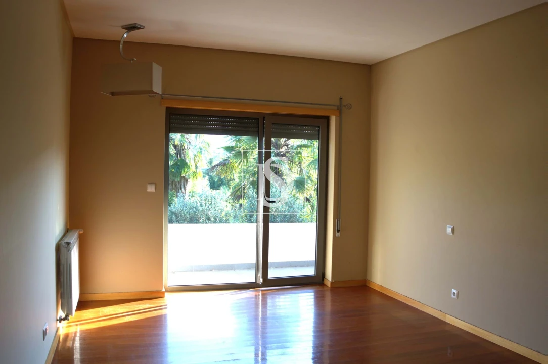 Moradia T5 para Venda em Troporiz e Lapela Foto 23