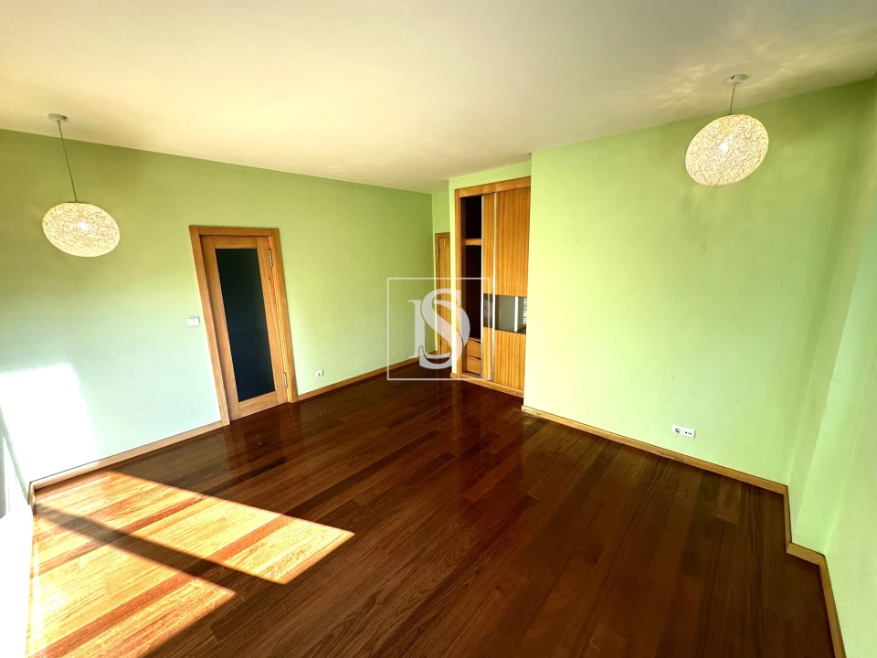 Moradia T5 para Venda em Troporiz e Lapela Foto 34