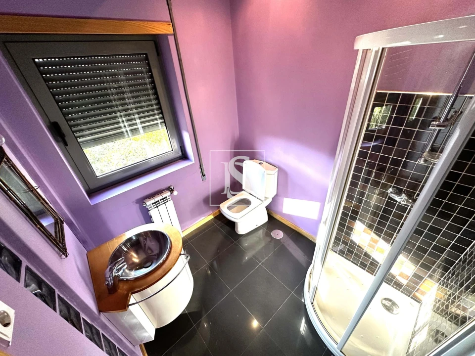 Moradia T5 para Venda em Troporiz e Lapela Foto 40