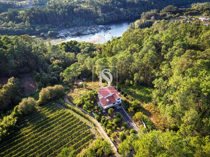 Moradia T5 para Venda em Troporiz e Lapela Foto 5