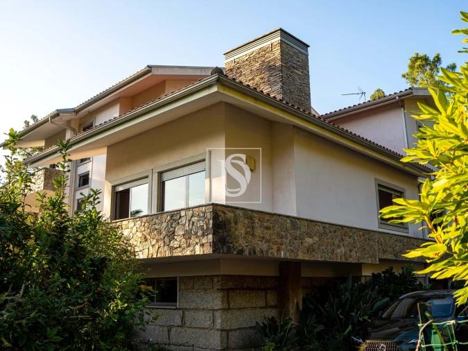 Moradia T5 para Venda em Troporiz e Lapela Foto 6