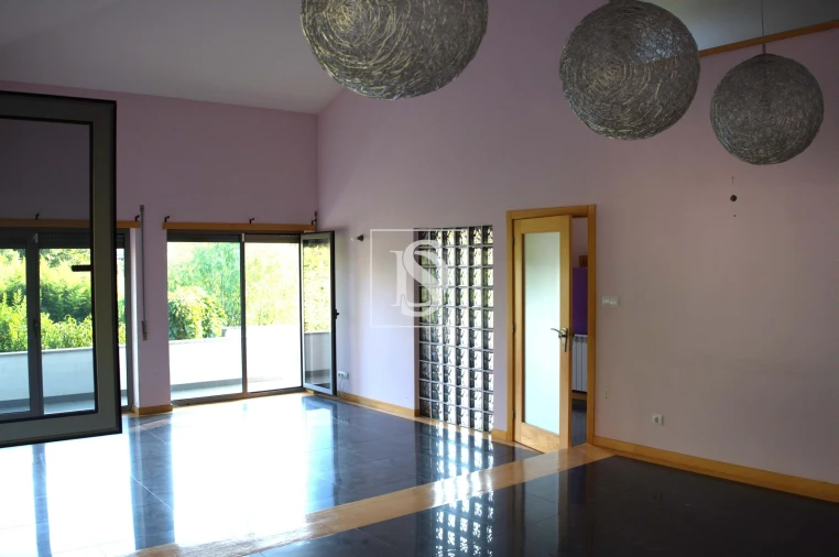 Moradia T5 para Venda em Troporiz e Lapela Foto 9