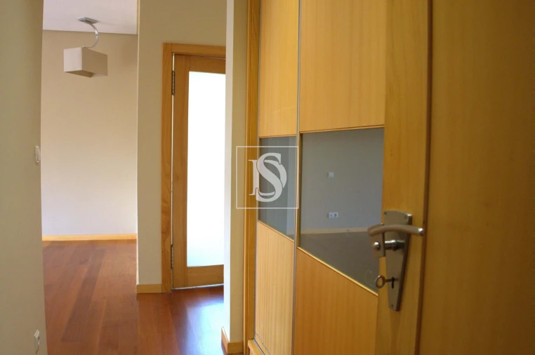 Moradia T5 para Venda em Troporiz e Lapela Foto 21