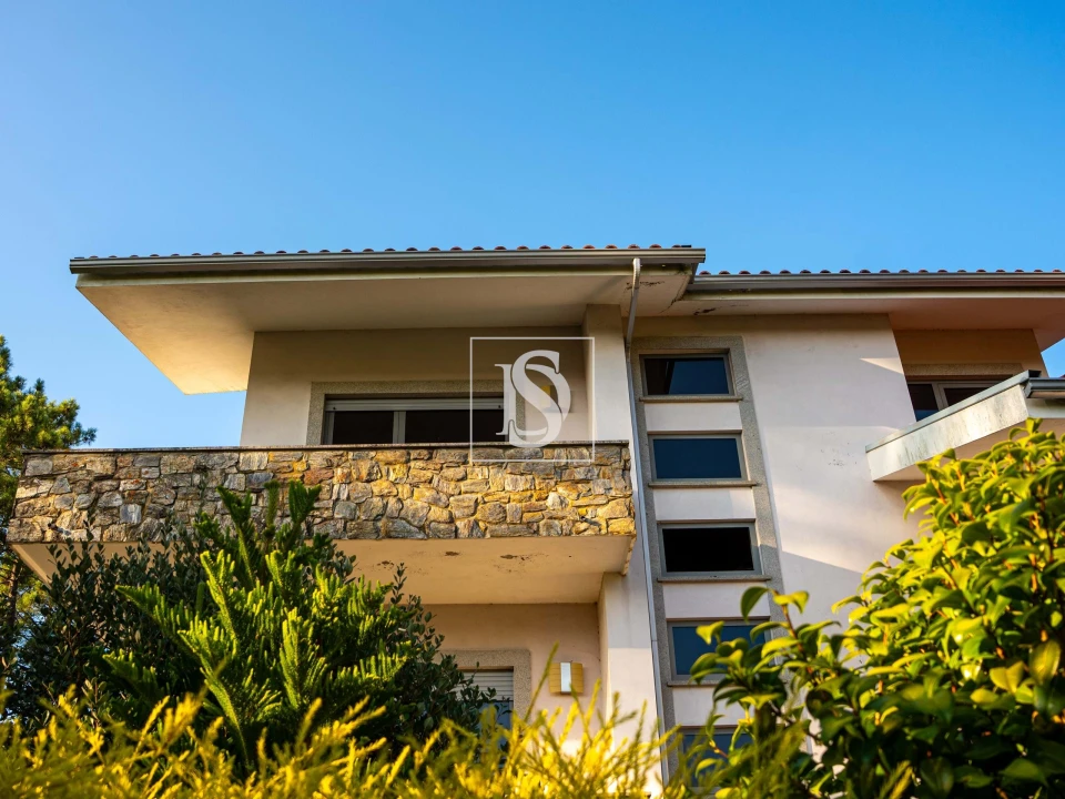 Moradia T5 para Venda em Troporiz e Lapela Foto 8