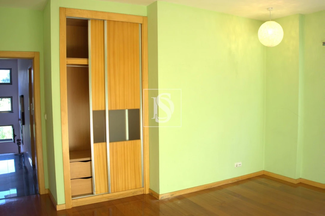 Moradia T5 para Venda em Troporiz e Lapela Foto 31