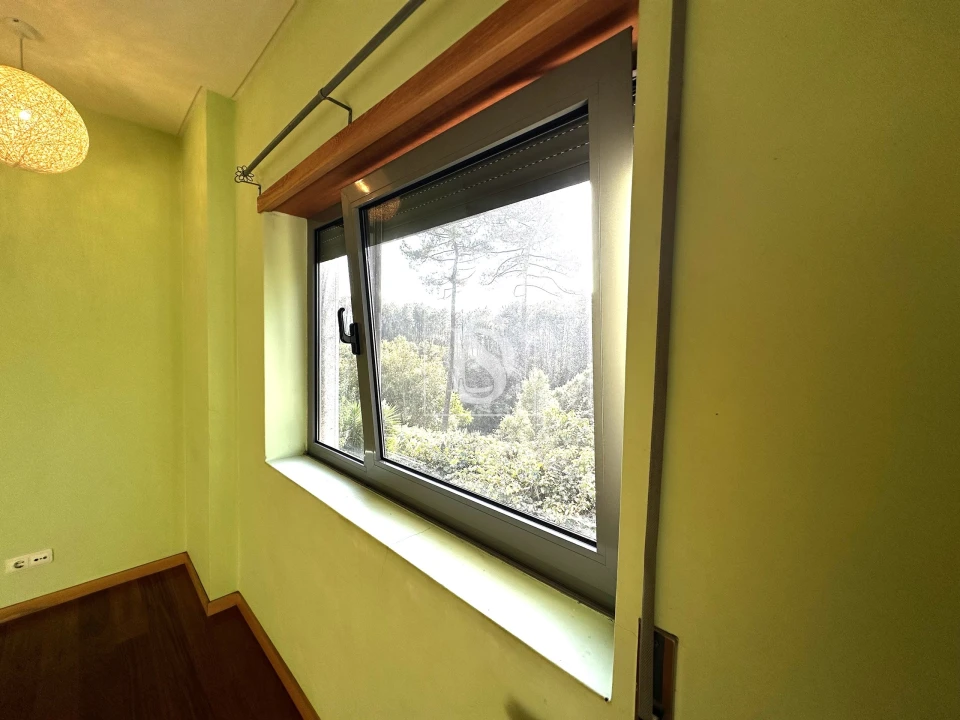 Moradia T5 para Venda em Troporiz e Lapela Foto 35