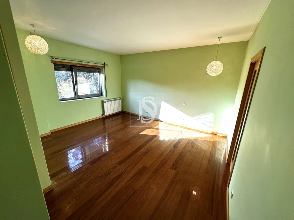 Moradia T5 para Venda em Troporiz e Lapela Foto 33