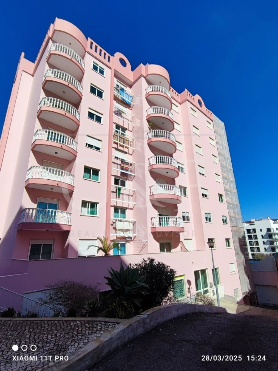 Apartamento T2 para Venda em Agualva e Mira-Sintra Foto 6