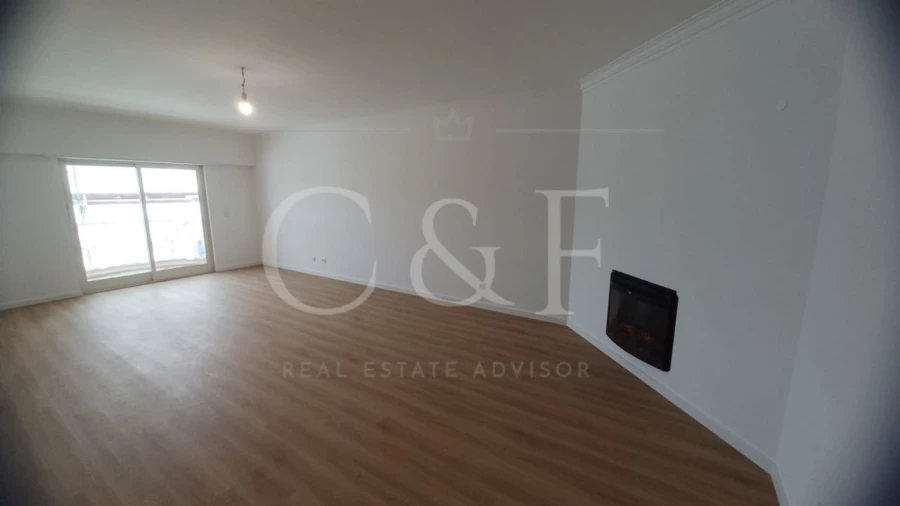 Apartamento T2 para Venda em Agualva e Mira-Sintra Foto 13