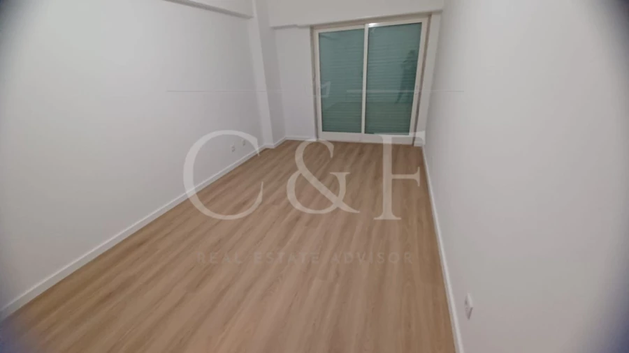 Apartamento T2 para Venda em Agualva e Mira-Sintra Foto 16