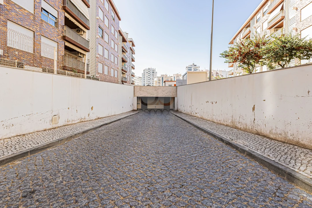 Apartamento T1 para Venda em Armação de Pera Foto 23