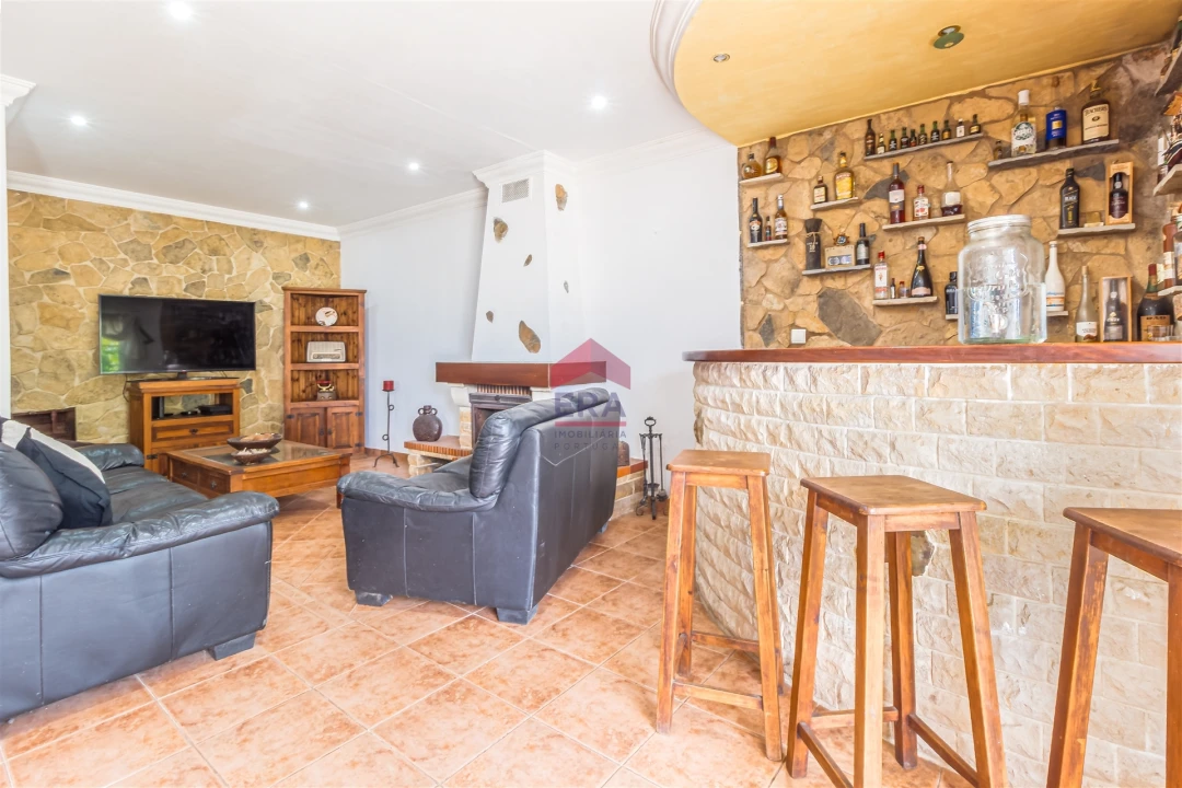 Moradia T7 para Venda em Luz de Tavira e Santo Estêvão Foto 12