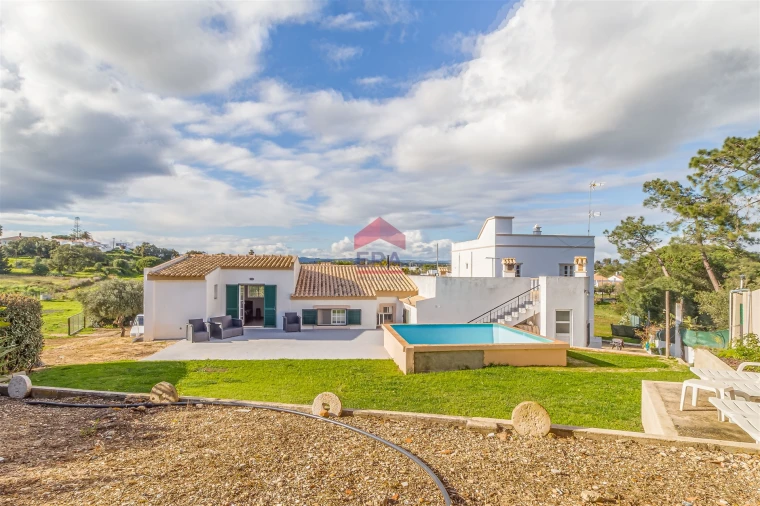 Moradia T7 para Venda em Luz de Tavira e Santo Estêvão