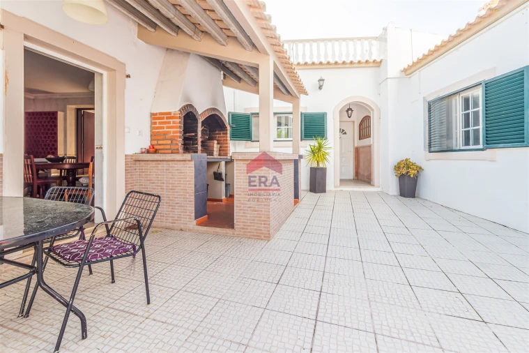 Moradia T7 para Venda em Luz de Tavira e Santo Estêvão Foto 9