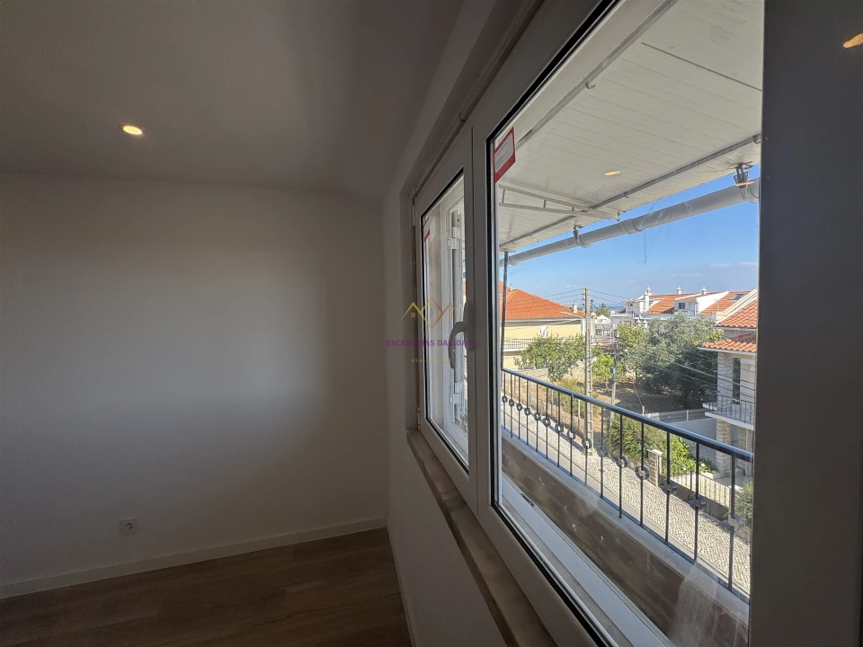 Apartamento T2 para Venda em Camarate, Unhos e Apelação Foto 16