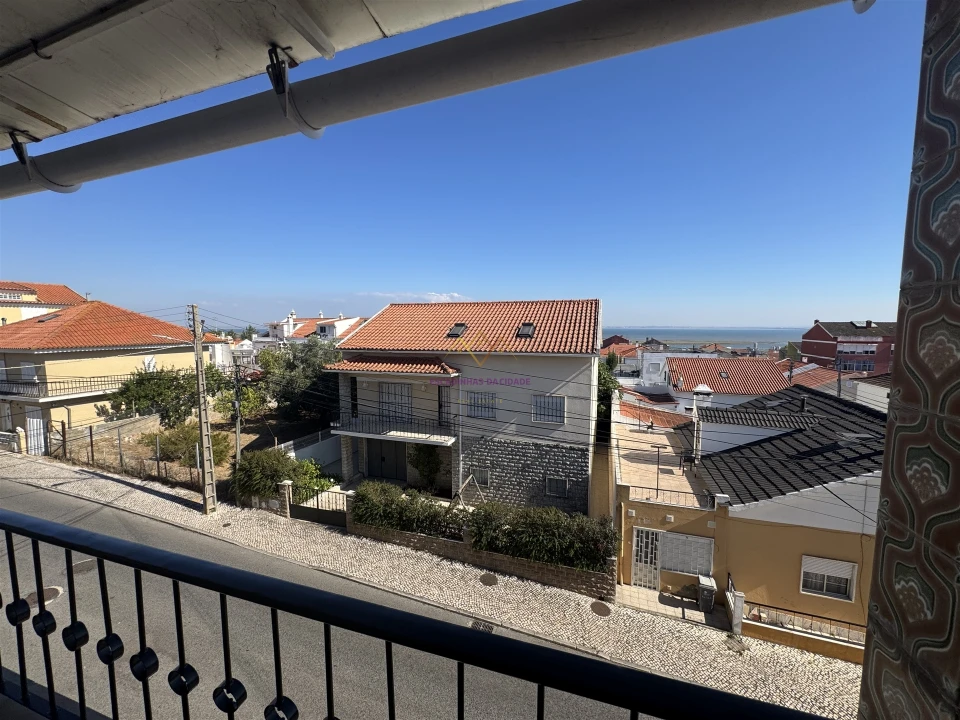 Apartamento T2 para Venda em Camarate, Unhos e Apelação Foto 17