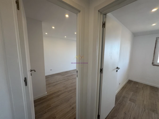 Apartamento T2 para Venda em Camarate, Unhos e Apelação Foto 7