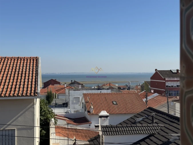 Apartamento T2 para Venda em Camarate, Unhos e Apelação Foto 29