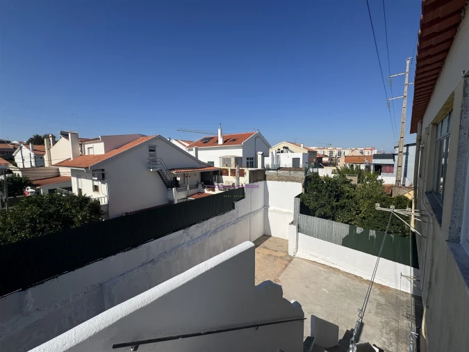 Apartamento T2 para Venda em Camarate, Unhos e Apelação Foto 28