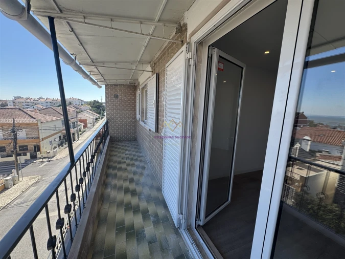 Apartamento T2 para Venda em Camarate, Unhos e Apelação Foto 12