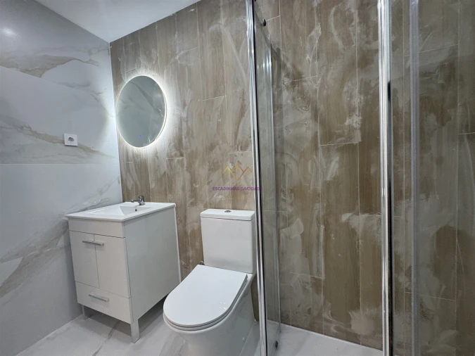 Apartamento T2 para Venda em Camarate, Unhos e Apelação Foto 9