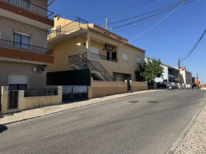 Apartamento T2 para Venda em Camarate, Unhos e Apelação Foto 20