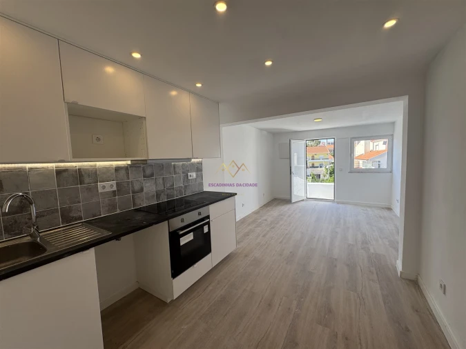 Apartamento T2 para Venda em Camarate, Unhos e Apelação Foto 1