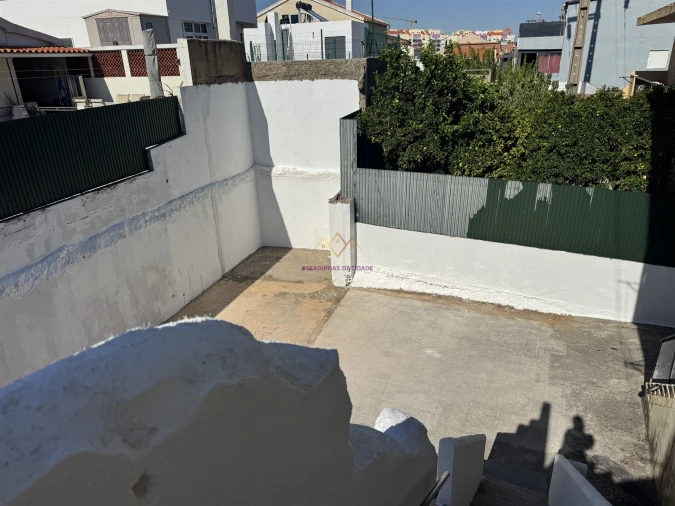 Apartamento T2 para Venda em Camarate, Unhos e Apelação Foto 26