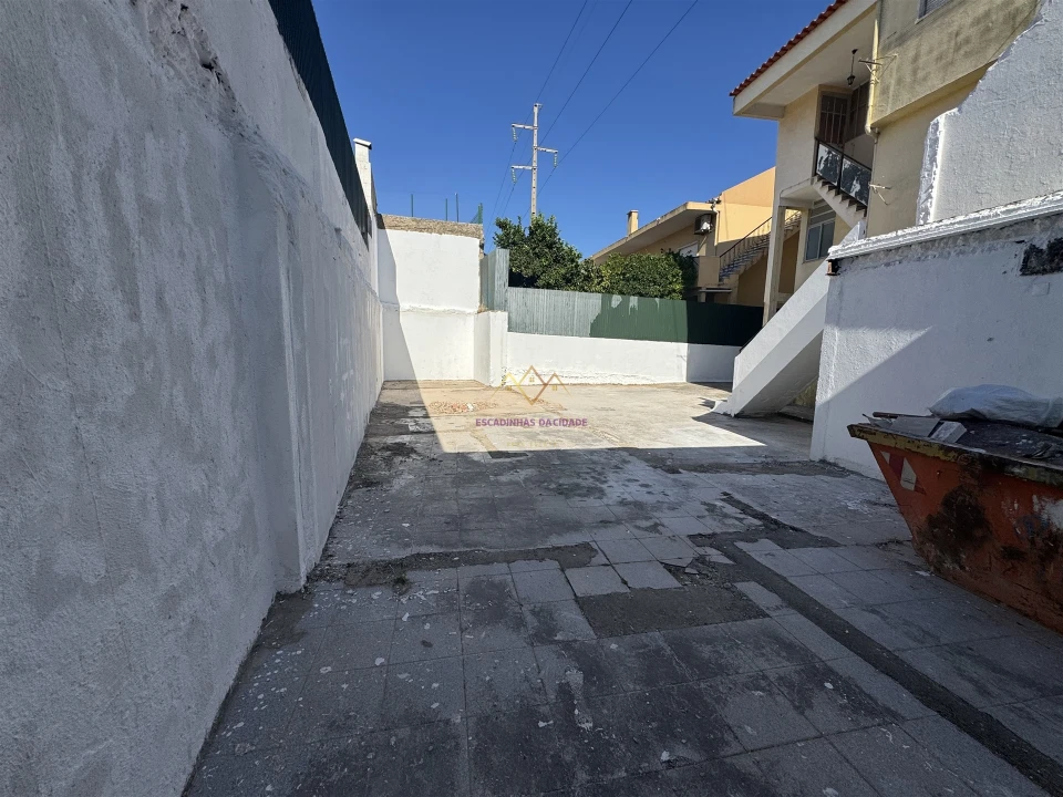 Apartamento T2 para Venda em Camarate, Unhos e Apelação Foto 23