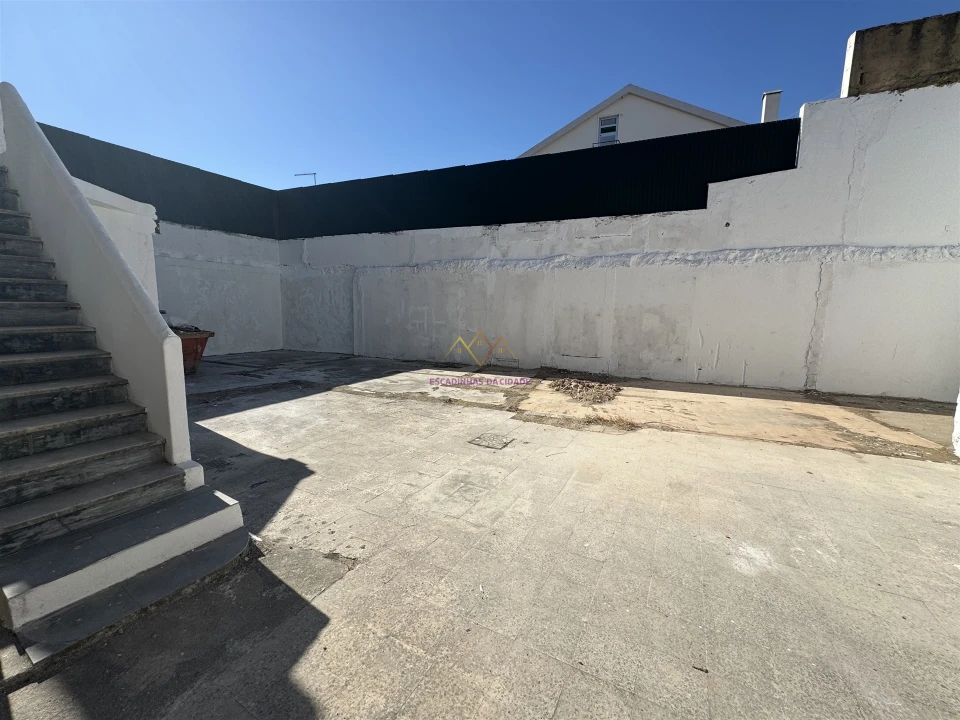 Apartamento T2 para Venda em Camarate, Unhos e Apelação Foto 25