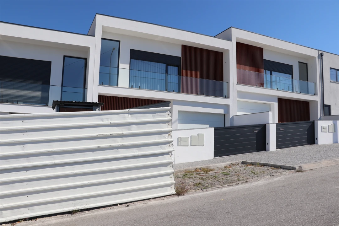 Moradia T3 para Venda em Lustosa e Barrosas (Santo Estêvão) Foto 4