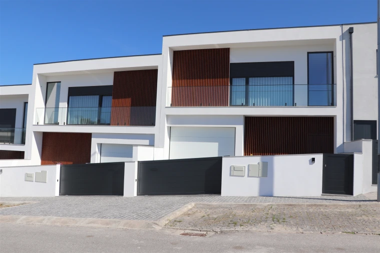 Moradia T3 para Venda em Lustosa e Barrosas (Santo Estêvão) Foto 1