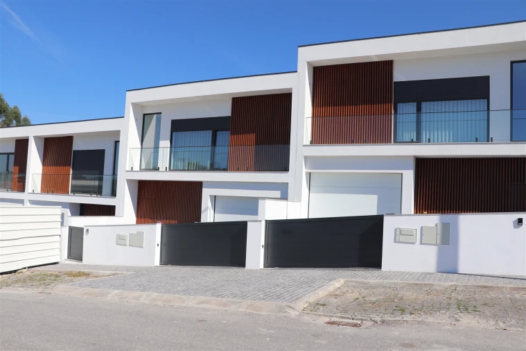 Moradia T3 para Venda em Lustosa e Barrosas (Santo Estêvão) Foto 2