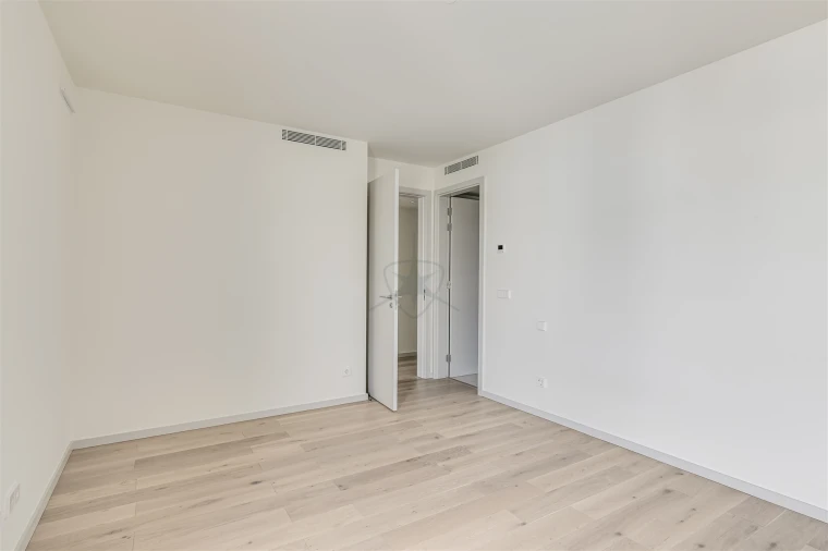 Apartamento T2 para Venda em Parque das Nações Foto 25