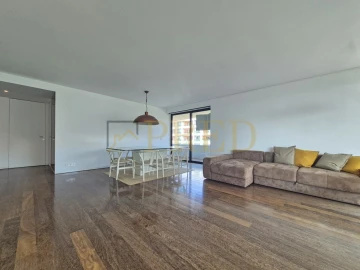 Apartamento T3 para Venda em Aldoar, Foz do Douro e Nevogilde
